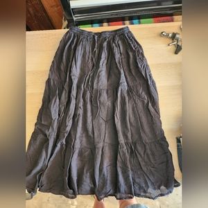 Black tiered midi skirt